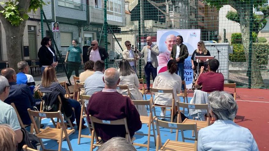 El acto del BNG ayer en la pista de Banda do Río.