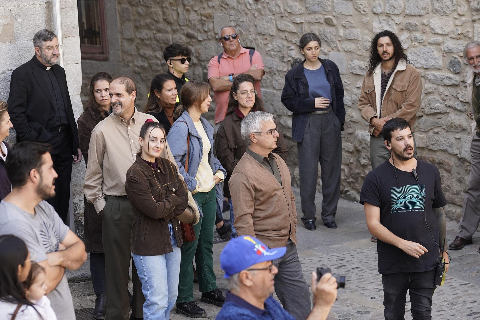 Los Javis roden entre turistes i curiosos a les escales de la catedral