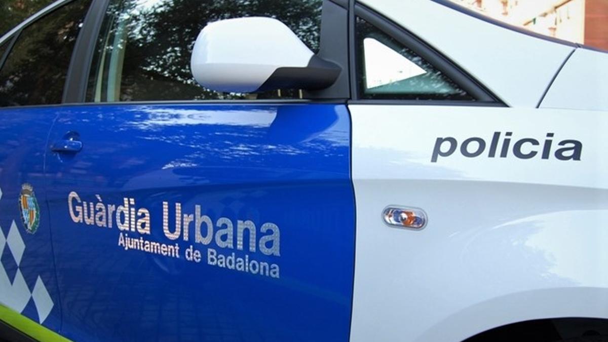 Imagen de archivo de un coche de la Guardia Urbana de Badalona.