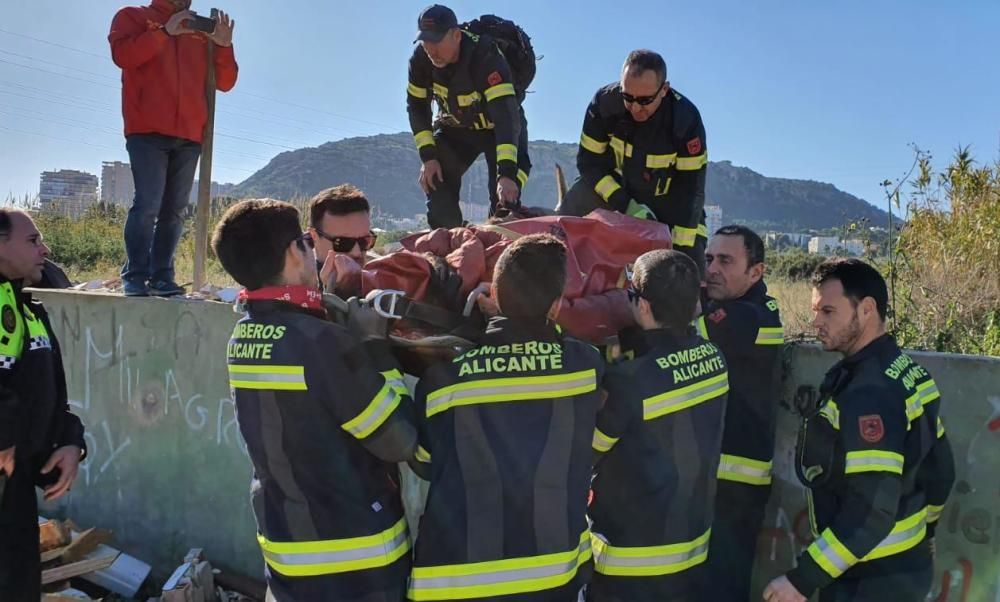 Así ha sido el rescate de los bomberos para localizar a la mujer desaparecida en Alicante