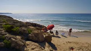 Dos personas muertas, dos heridos y diez rescates más en playas catalanas este fin de semana