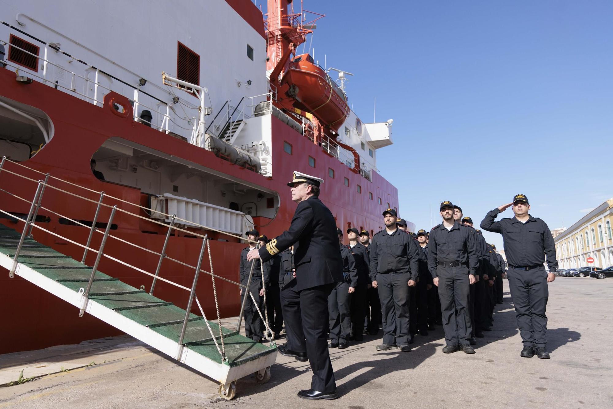 Las imágenes de la despedida del buque Hespérides en Cartagena