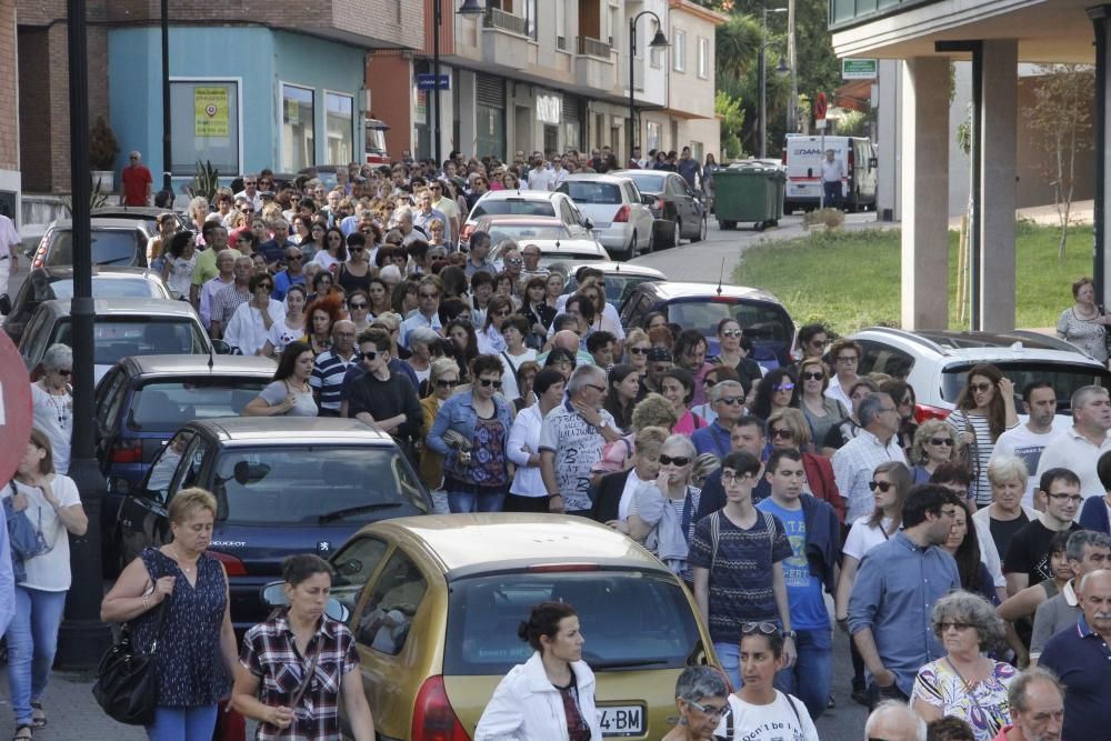 Multitudinario adiós a Fina Acuña