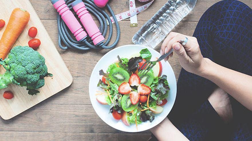 Una dieta pobre en fibra puede aumentar el riesgo de cáncer colorrectal.