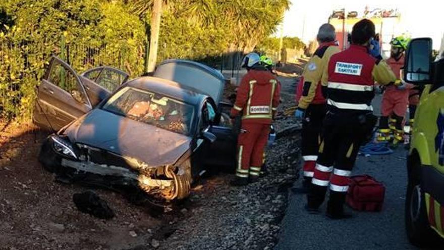 Un hombre resulta herido en un accidente de tráfico en Tavernes de la Valldigna