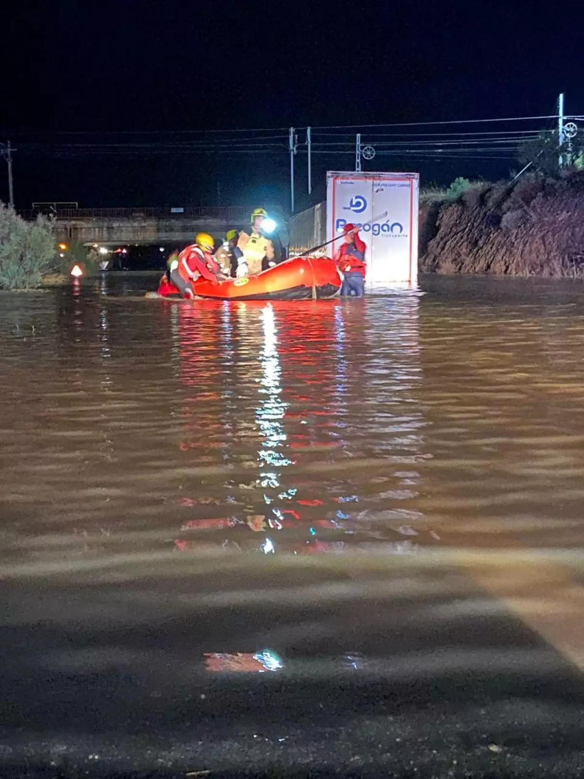 La dana deja inundaciones generalizadas en la Ribera del Ebro y obliga a movilizar a la UME