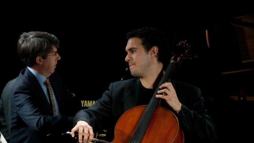 Gutiérrez Arenas (chelo) y Jackson (piano), en el Centro Niemeyer.