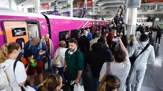 El tren que "parece un avión" se estrena en Zaragoza