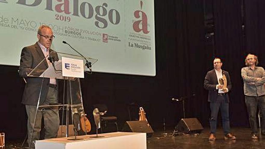 El concejal Alfredo Rodríguez en la recogida del premio.