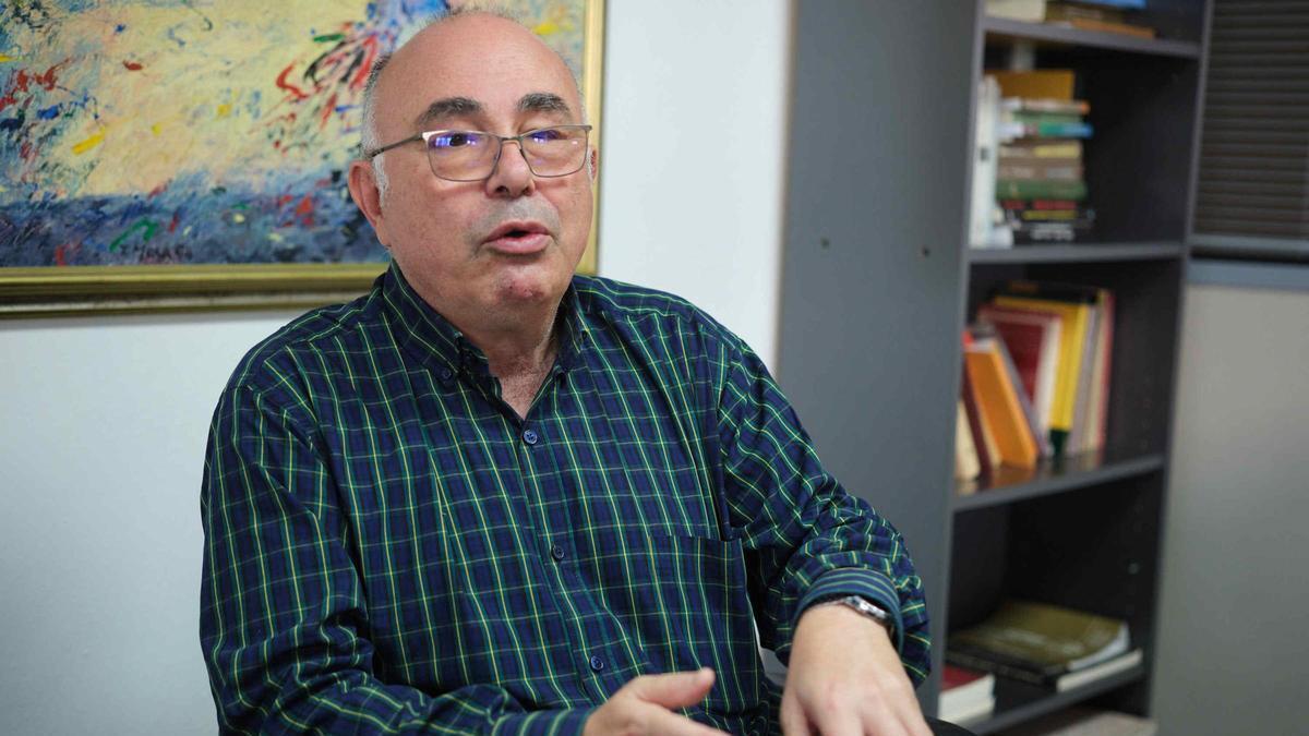 Manuel Hernández, catedrático de Historia de América de la Universidad de La Laguna.