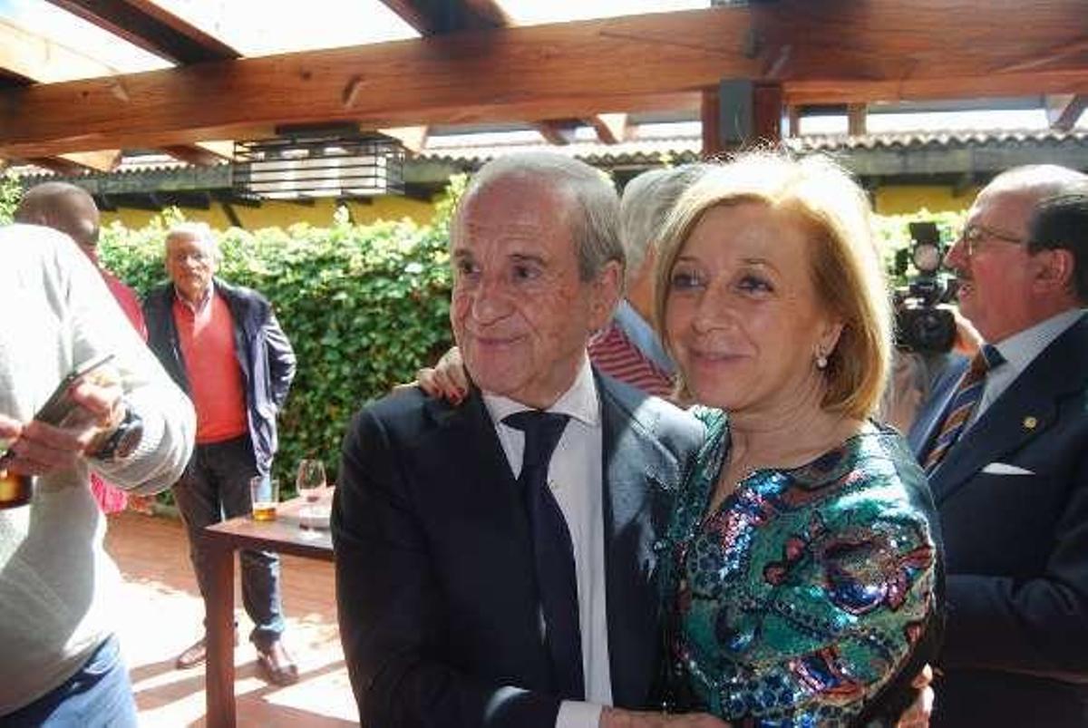 José María García y Amparo Antuña, ayer, en el vermú.