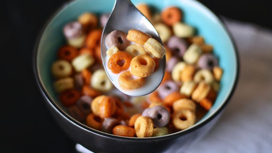 El alimento que nunca hay que comer en el desayuno para tener la barriga plana