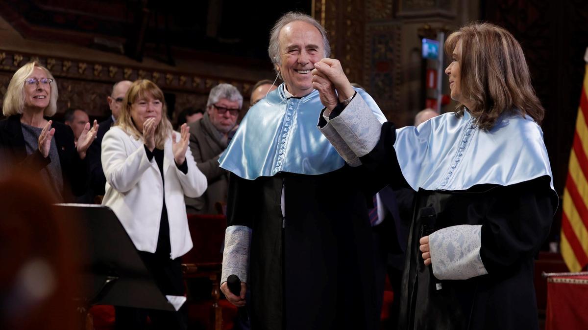 Joan Manuel Serrat y Maria del Mar Bonet, investidos doctores honoris causa en la Universitat de Barcelona