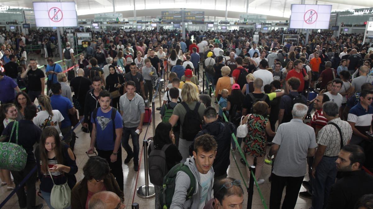 Colas en el aeropuerto de El Prat