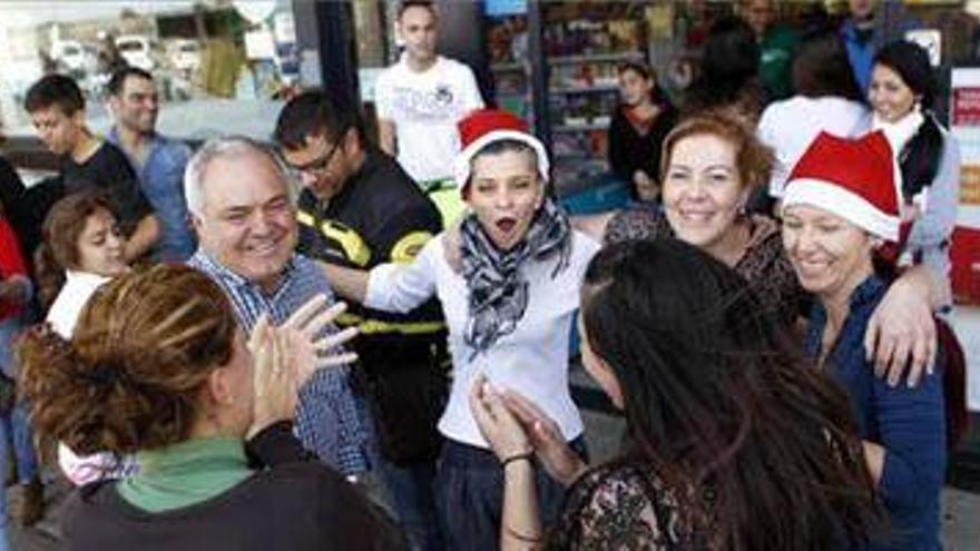 Una gasolinera distribuye el segundo premio en Tenerife