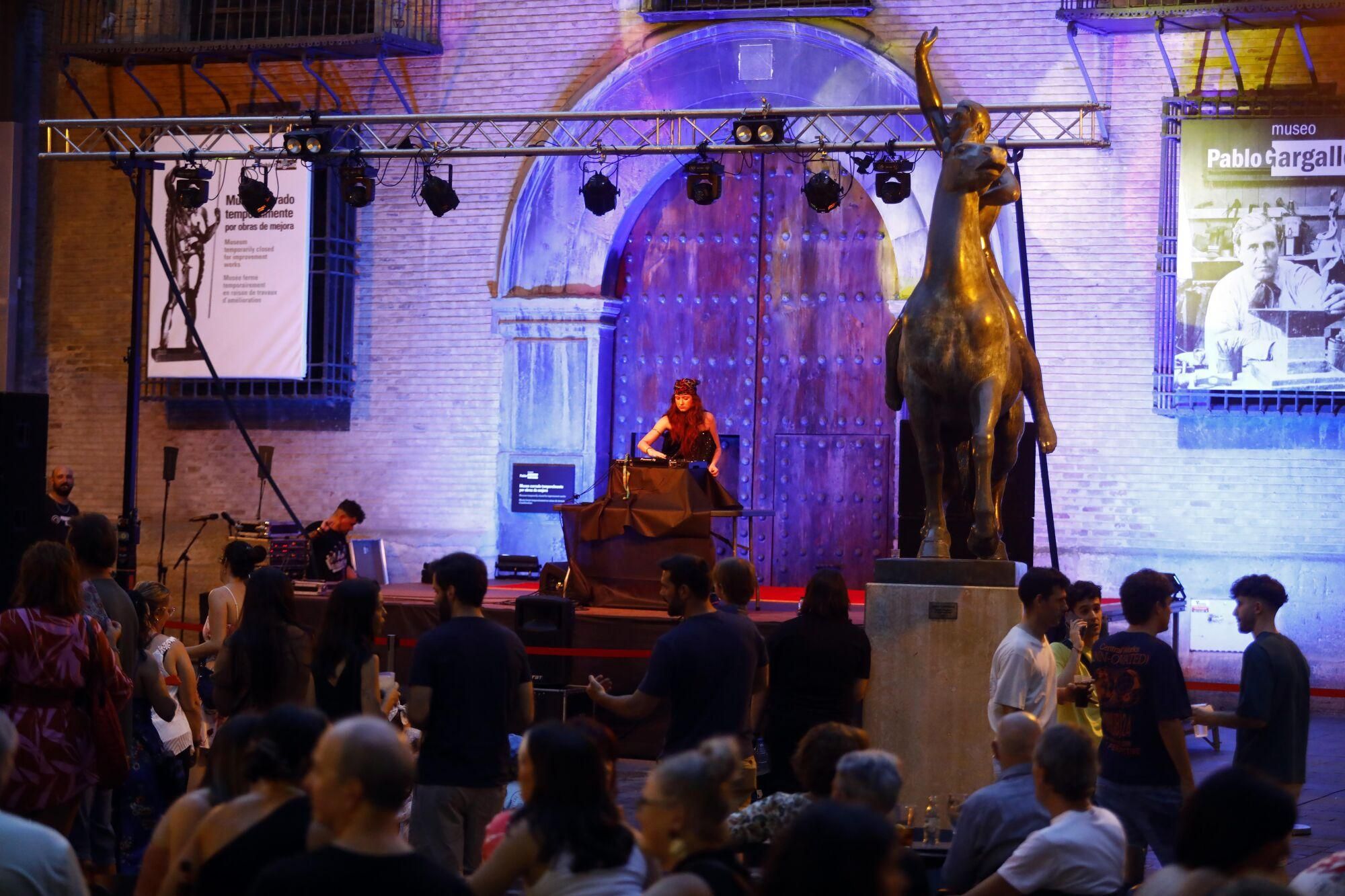 LA NOCHE EN BLANCO, ACTOS CULTURALES EN LA CALLE Y MUSEOS DE ZARAGOZA