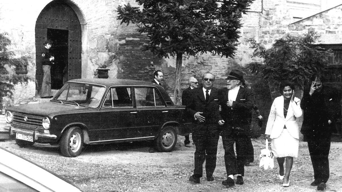 Los 50 años de la última visita de Ramón J. Sender a Aragón: estas son las imágenes inéditas de su estancia en Calatorao