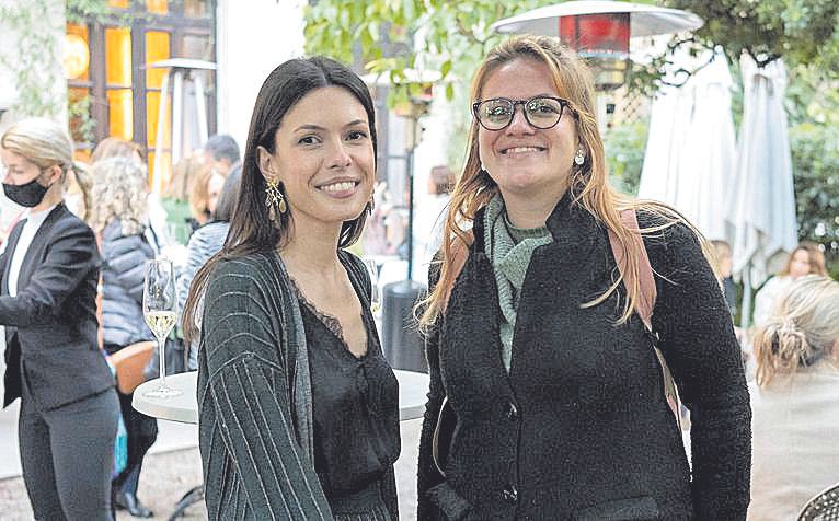 Ana Serra y Carina Gross.