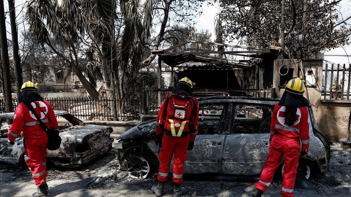 zentauroepp44439615 yan04 mati grecia 25 07 2018 miembros de la cruz roja 180726174253 zentauroepp44439615 yan04 mati grecia 25 07 2018 miembros de la cruz roja 180726174253