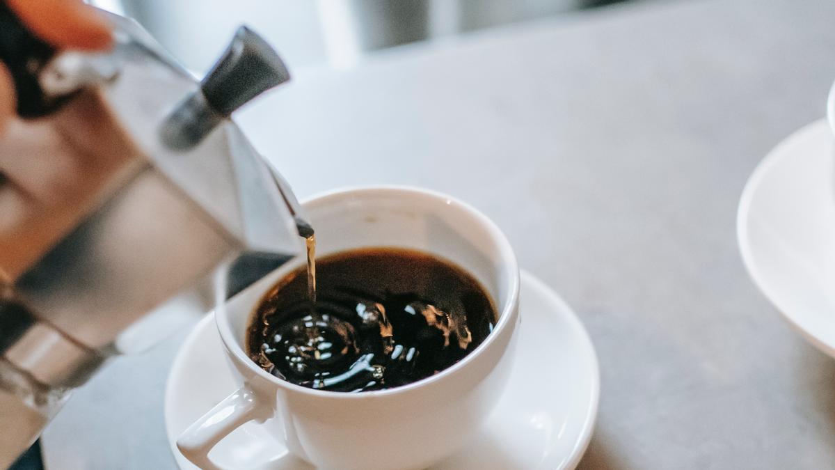CAFÉ: Así tienes que limpiar tu cafetera italiana para conseguir el mejor  sabor
