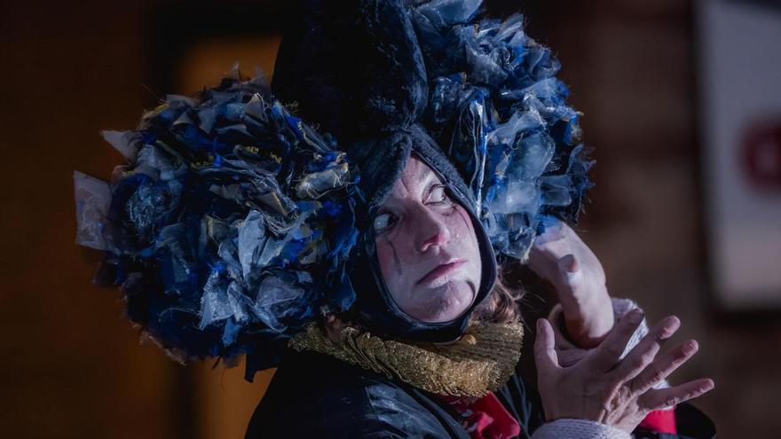 Die Straßen von Betxí füllen sich mit Zirkus, Tanz und Humor beim Festival Bagatge