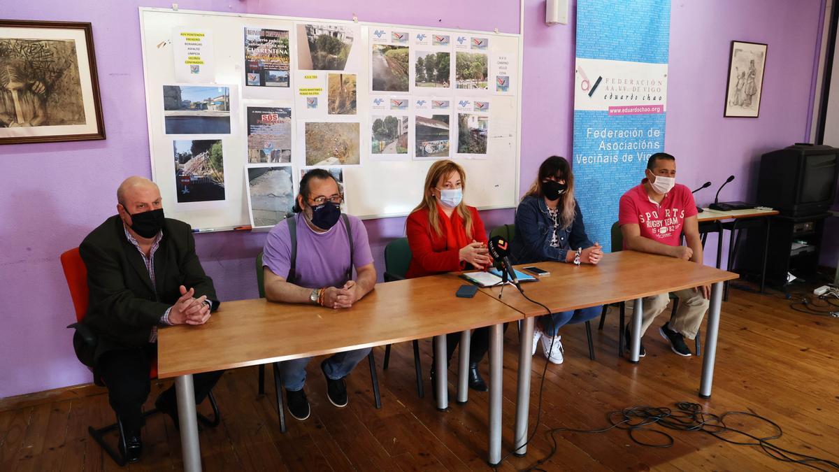 Miembros de la Favec, en rueda de prensa