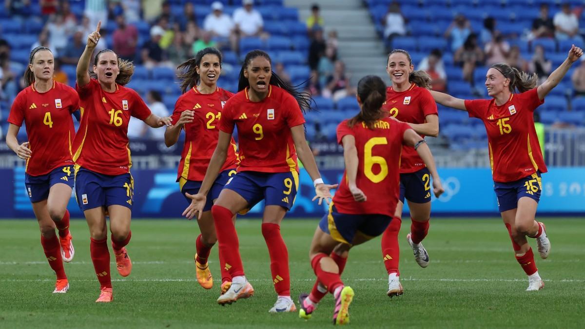 Las jugadoras de la selección española celebran su pase a semifinales de los Juegos Olímpicos