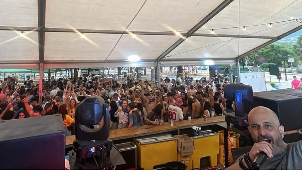 La fiesta madruga para Santa Ana en Grado