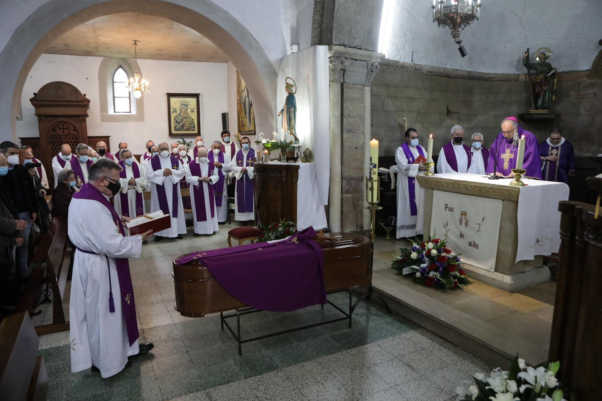 EN IMÁGENES: Así fue el funeral del párroco José Luis Montero