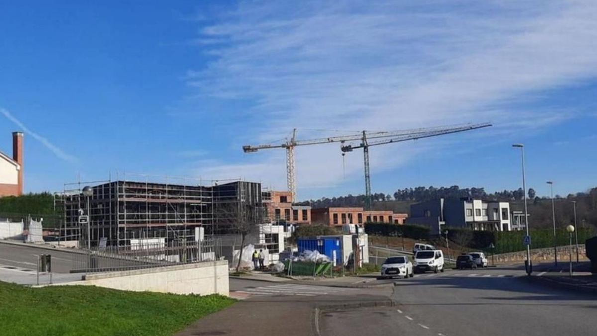 Viviendas en construcción en La Fresneda.    | L. P.