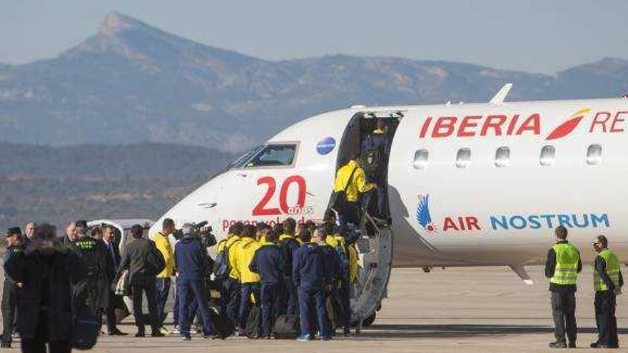 Rachas de viento de más de 100 Km/h obligan a abortar el aterrizaje del Villarreal en el aeropuerto