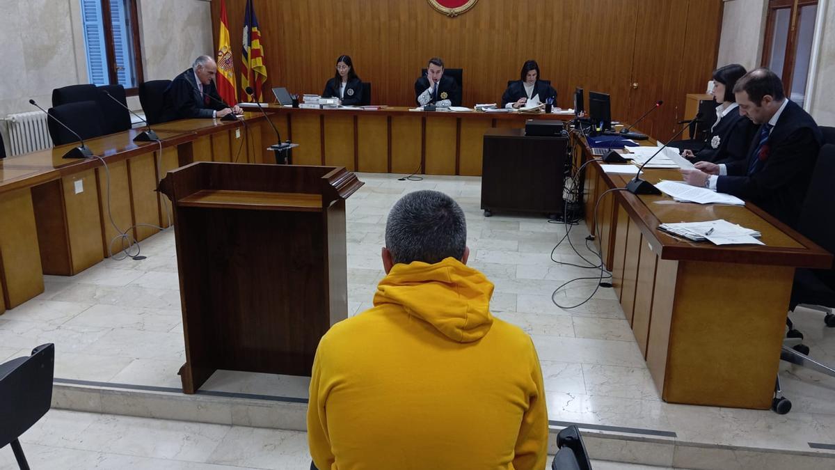 El acusado, durante el juicio celebrado hoy en la Audiencia Provincial de Palma.