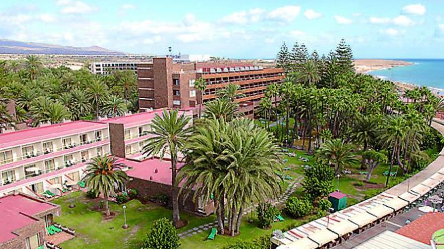 Vista del hotel Oasis Maspalomas, en San Bartolomé de Tirajana. | andrés cruz