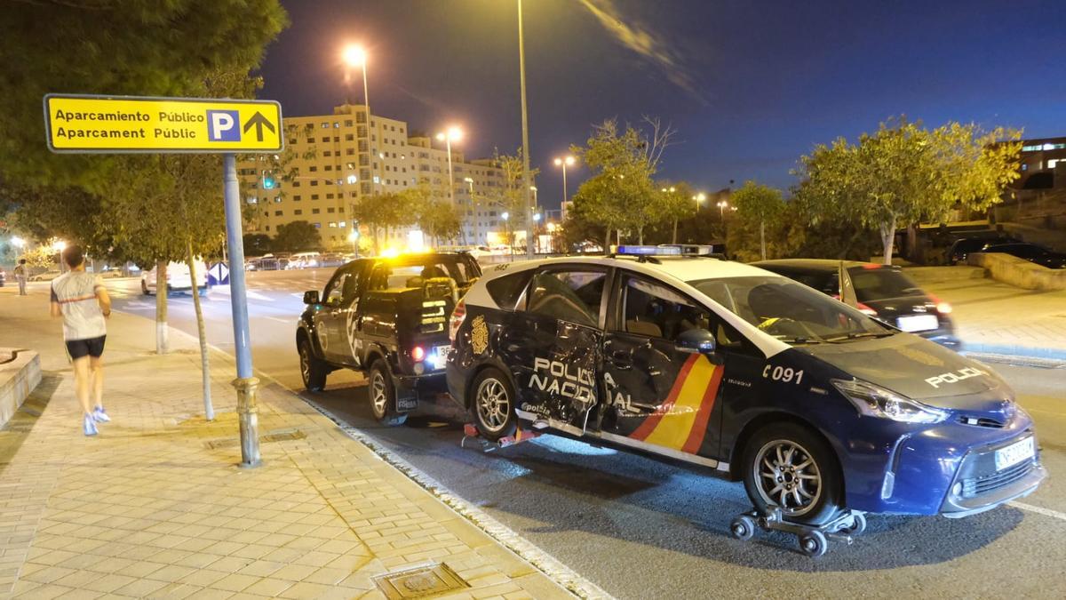 Aparatoso accidente en Alicante con un vehículo policial implicado