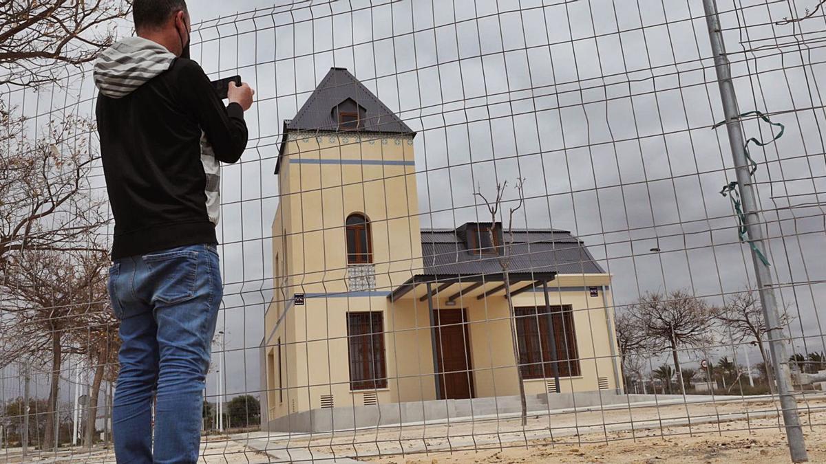 La Casa de las Palomas, una réplica de una edificación protegida, recientemente reconstruida en el Parque Empresarial 