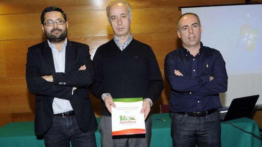 Guinarte, Durán y Tourís muestran un estudio sobre la ciudad de Apodaca. // Noé Parga