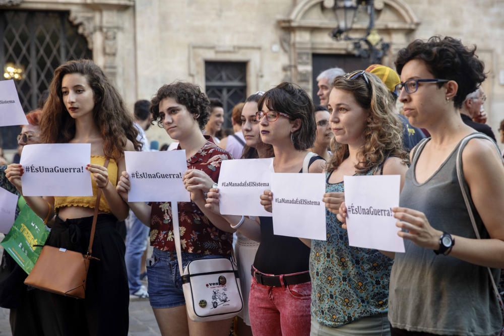Palma clama contra la libertad de ´La Manada´ en la plaza de Cort