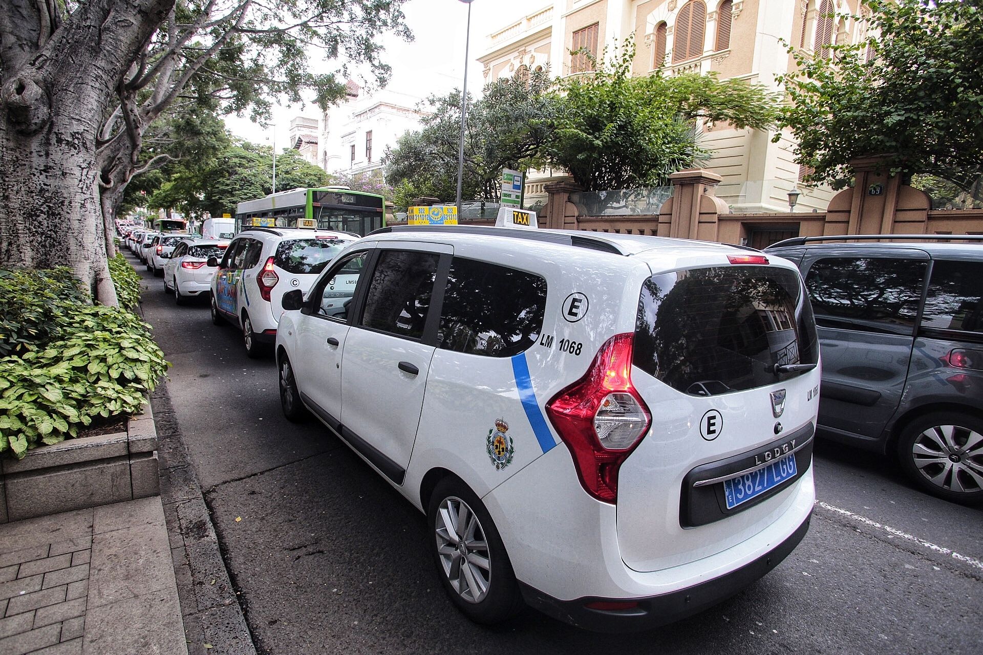 Caravana de taxis en Santa Cruz de Tenerife