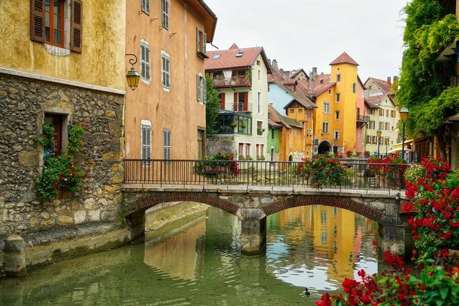 Annecy - Puente con canales