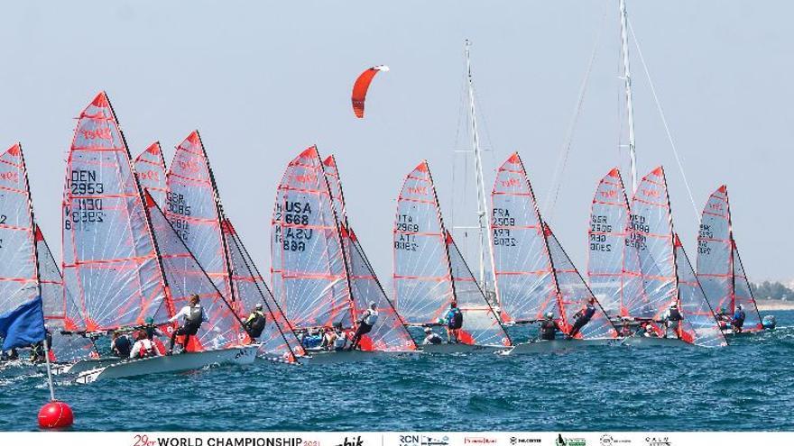 Paso de gigante de los valencianos Codoñer en el mundial Zhik 29er