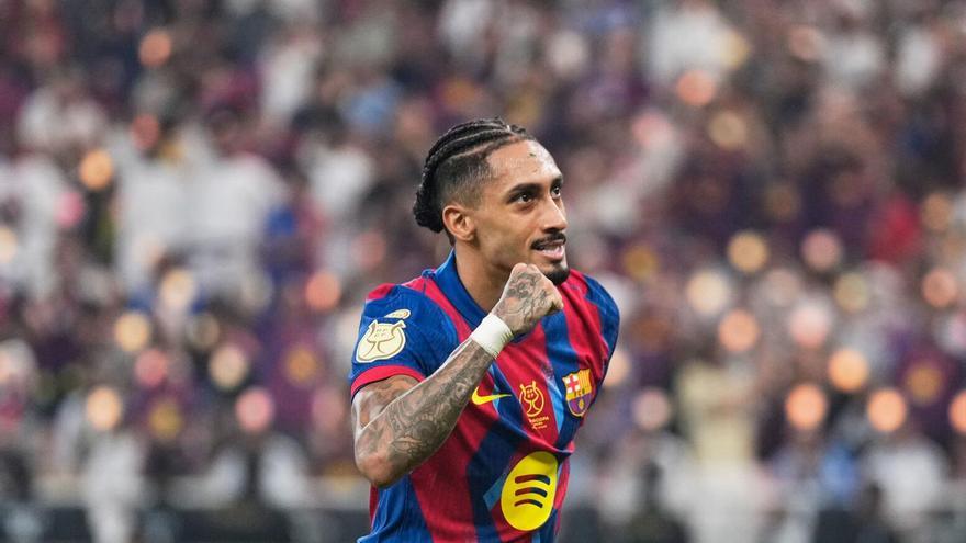 Raphinha, en el gimnasio, y Dro, pendiente de resolver su futuro, ausencias en el entrenamiento del Barça