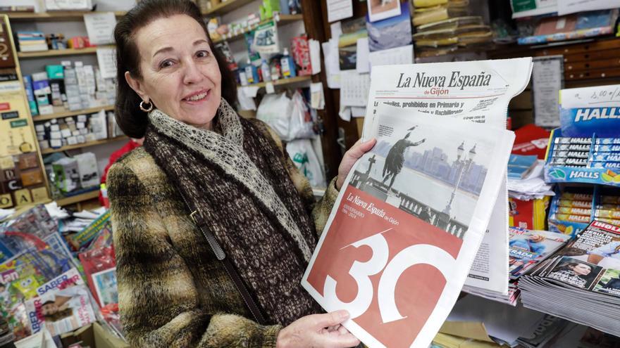 Tres décadas de cita diaria con el quiosco: LA NUEVA ESPAÑA de Gijón celebra sus 30 años con los lectores (en imágenes)