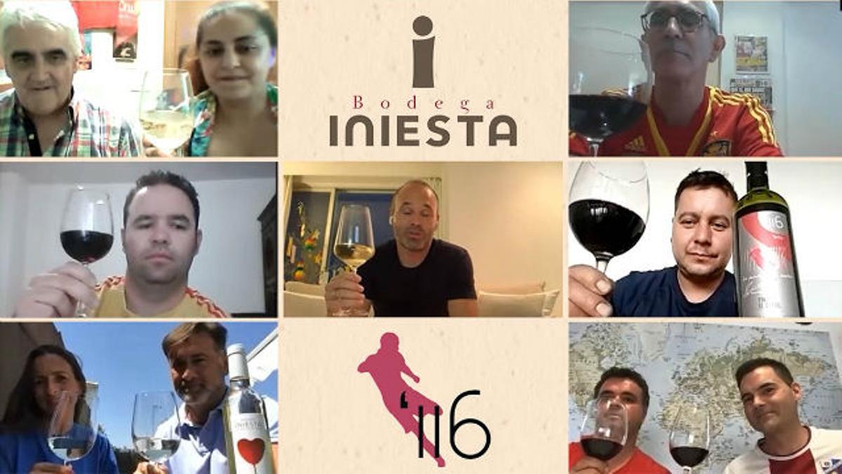 Iniesta celebra los 10 años del Mundial de Sudáfrica con los ganadores del concurso de Bodegas Iniesta