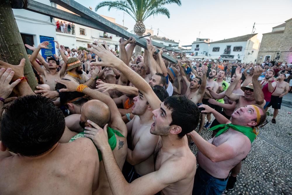 Altea cumple con la tradición de «l'Arbret»