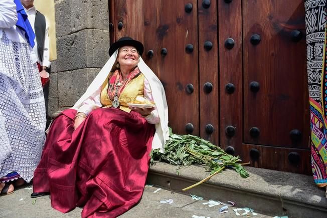 Procesion y Romeria por las Fiestas de las ...