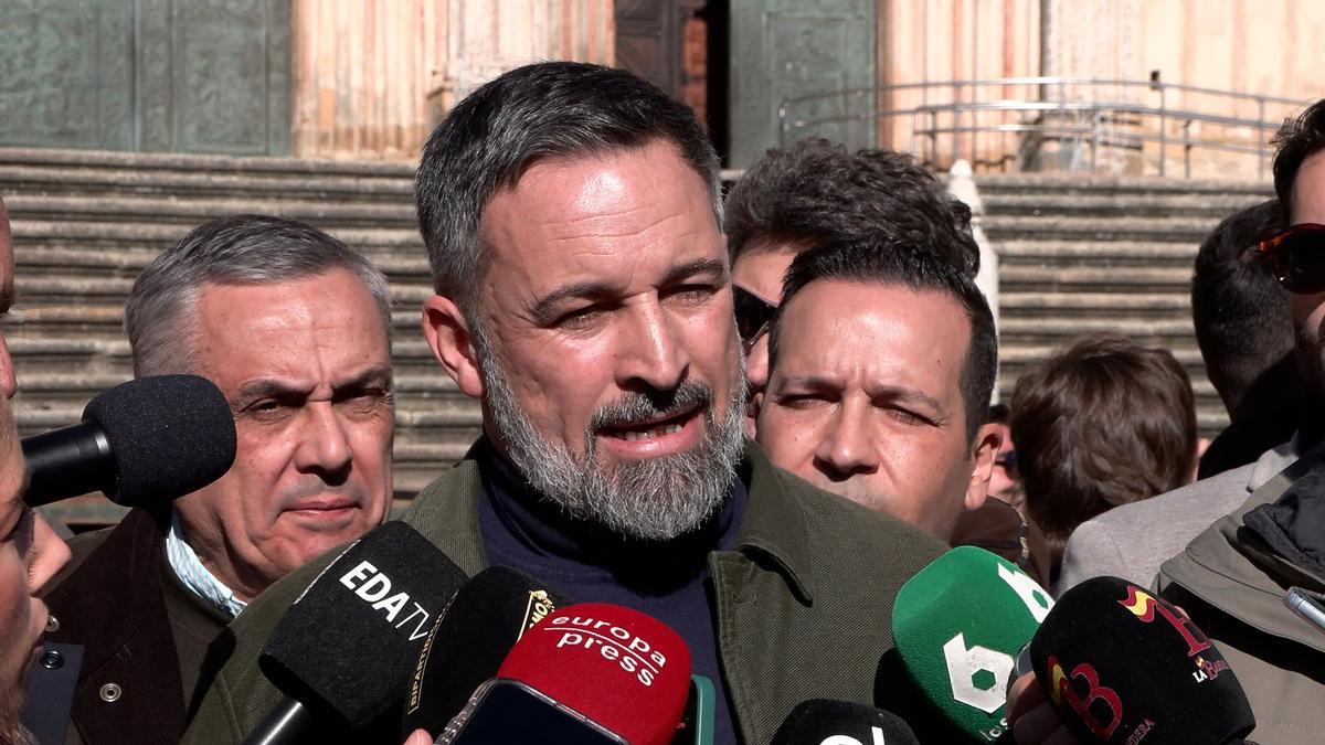 Abascal tilda de  estafa  que el PP valenciano acepte sus propuestas y Guardiola las rechace