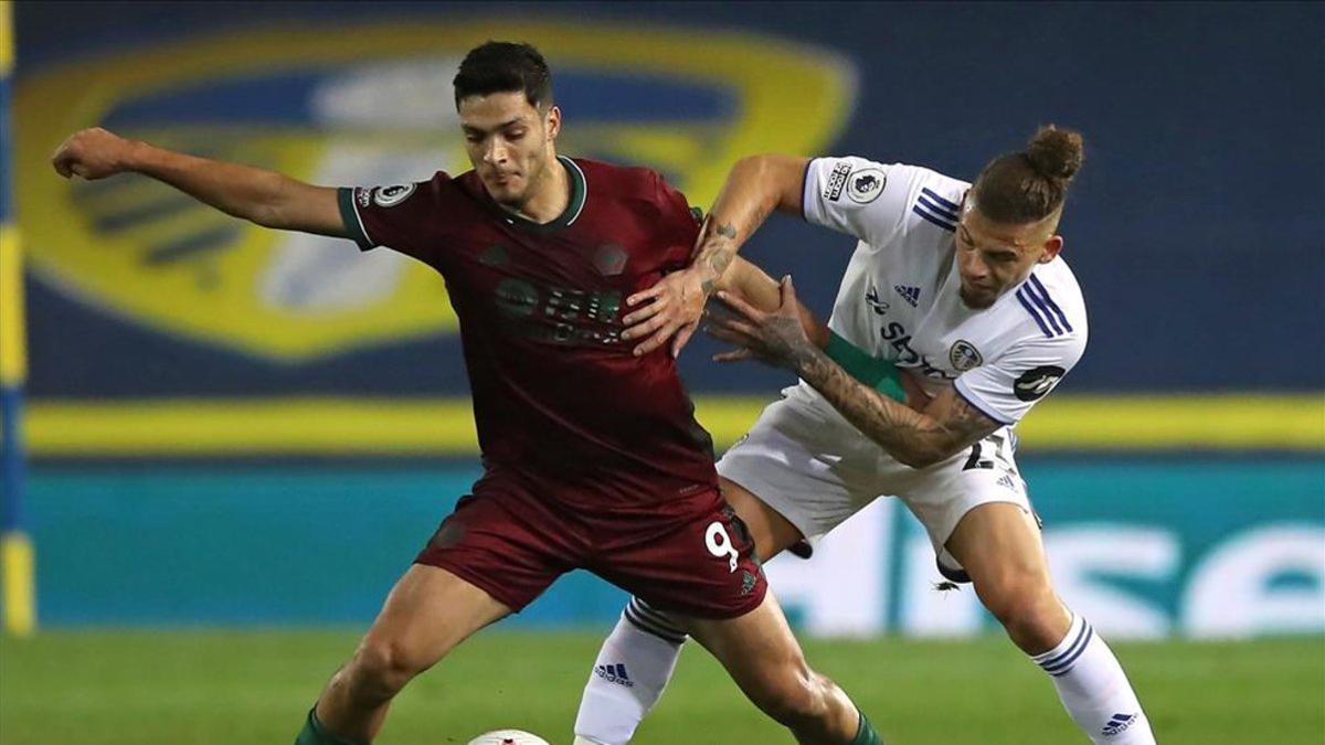 Raúl Jiménez y Philips, protagonistas del encuentro en Elland Road