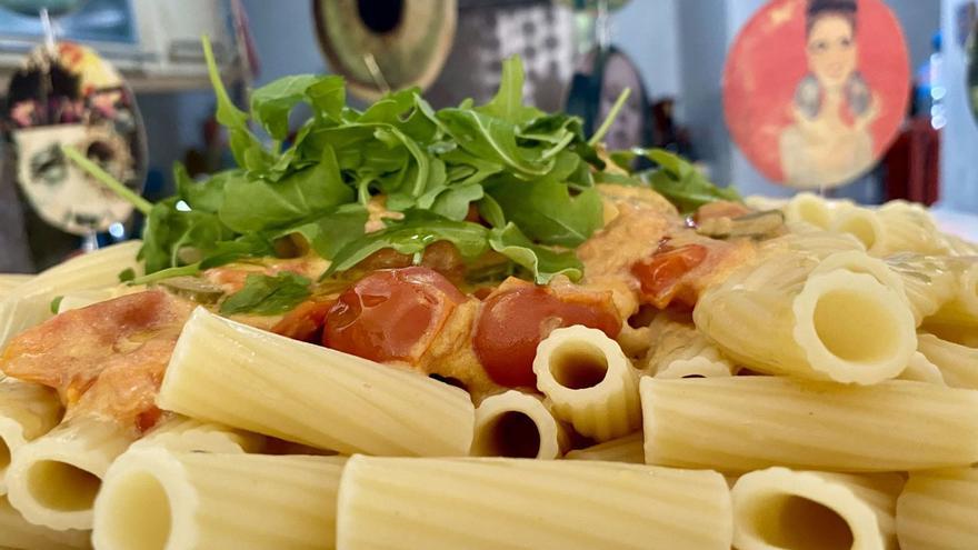 Gastronomía de guerra en Ibiza: Pasta rápida con salsa de tomates cherry y rúcula