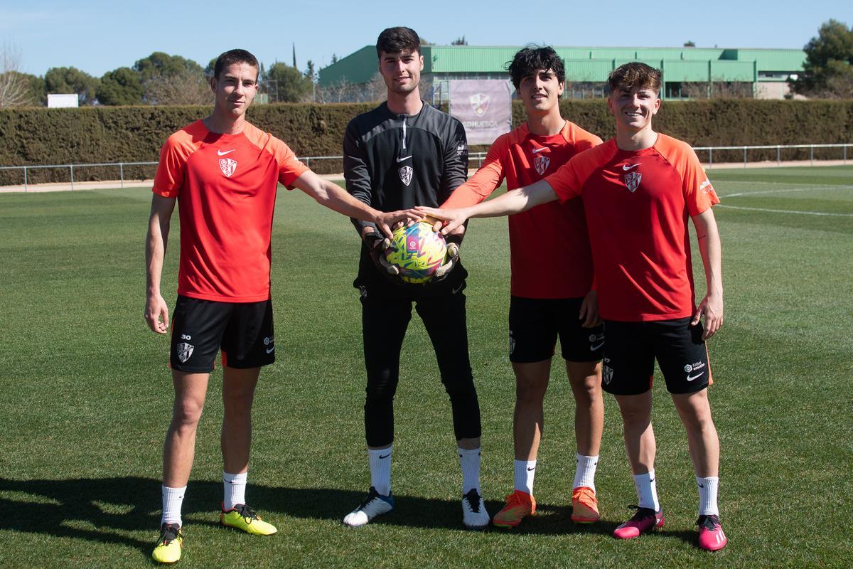 Los aragoneses Tomeo, Juan Pérez, Anglada y Rico, con presencia en la plantilla de la SD Huesca.