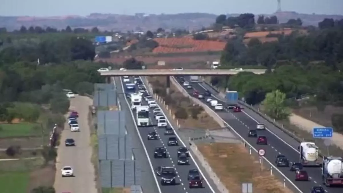 Caos en la operación retorno de Semana Santa en Valencia: la DGT señala los puntos más conflictivos en la A-3, A-7 y AP-7